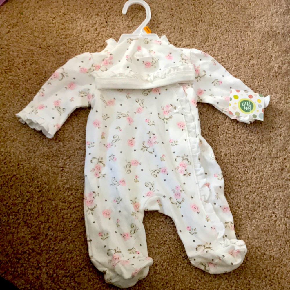Pajama and hat set